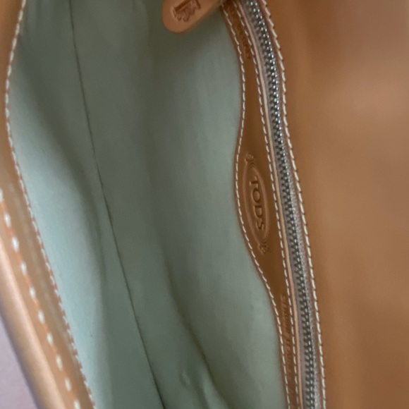 *NEW* Tod’s leather handbag - Picture 7 of 14